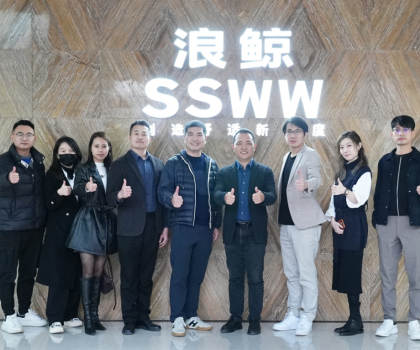 邵唯晏與中建協(xié)室內設計委一行蒞臨浪鯨衛(wèi)浴參觀交流
