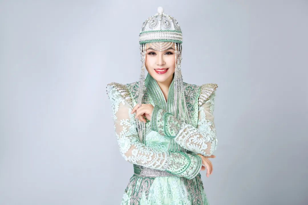 歌手烏蘭托婭助陣！浪鯨衛(wèi)浴總裁明星雙簽售長(zhǎng)春站活動(dòng)火熱進(jìn)行2.jpg