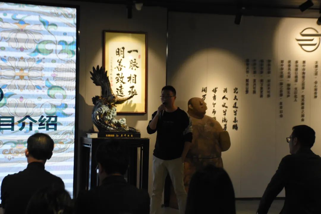 “龍騰獅舞”陶藝展暨“在地生成”陶瓷廢料循環(huán)再用研討會在東鵬總部舉行7.jpg