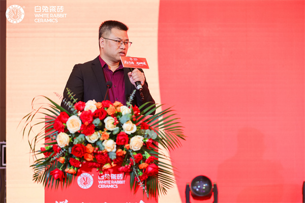 3旭日集團副總經(jīng)理、銷售運營中心總經(jīng)理周浩敬.JPG